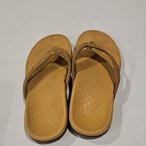Vionic Tan Sandals